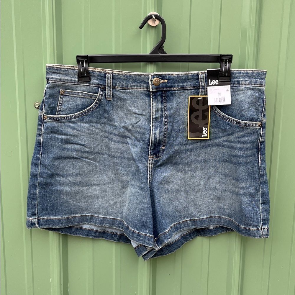 Women’s Lee A-Line Denim Short Size 18